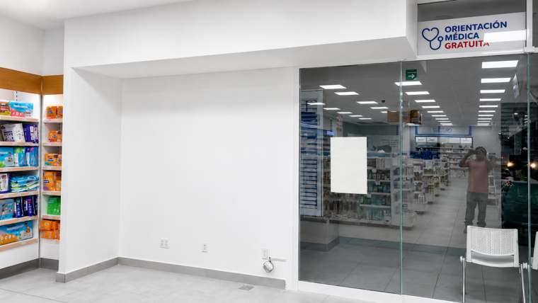 Oficina corporativa entregada tras limpieza post obra