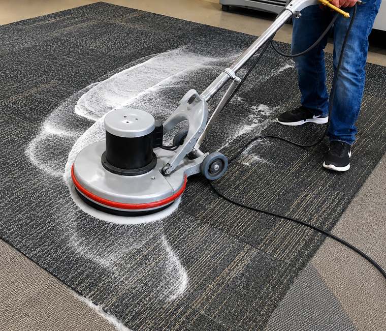 Pulido y lavado profundo con máquina rotativa